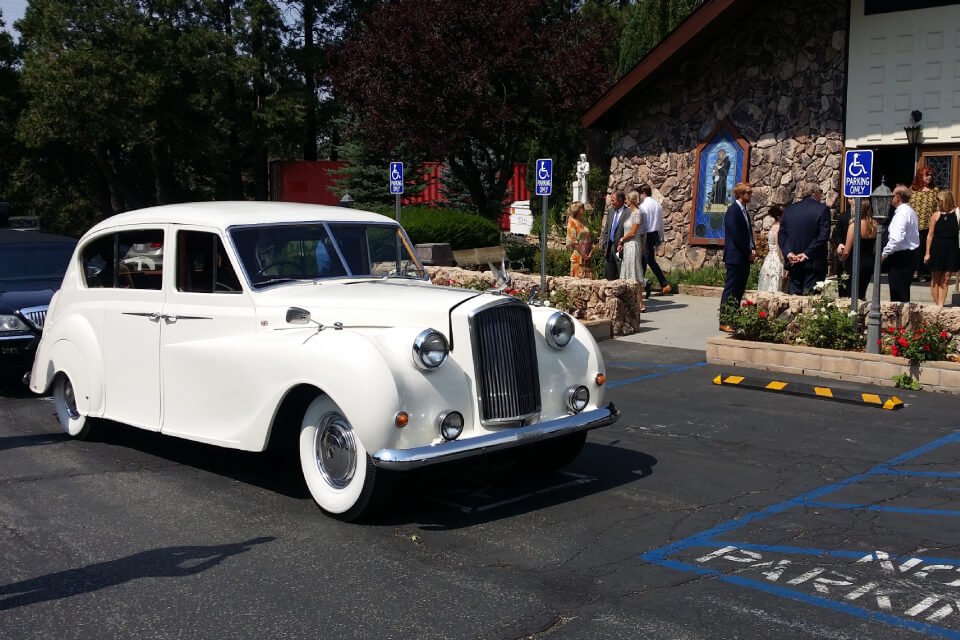 Step Back in Time: Renting Classic Cars for Your Next Special Occasion